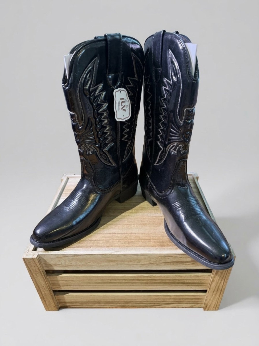 LUV Women’s Black Western Cowboy Boots Decorative Stitching US 8 150-1057